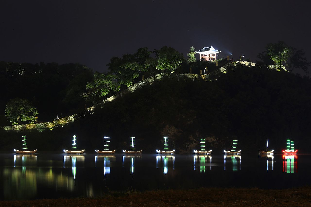 공주 공산성과 금강 야경